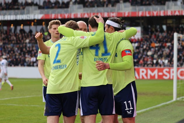 07.02.2025, Fussball, Herren, 2. Bundesliga, Saison 2025 2026, SV 07 Elversberg - Hertha BSC Berlin, Torjubell zum 0:1, Torschütze: Pascal Klemens (Hertha BSC Berlin) Elversberg Ursapharm-Arena an der Kaiserlinde Saarland Deutschland (DEU)