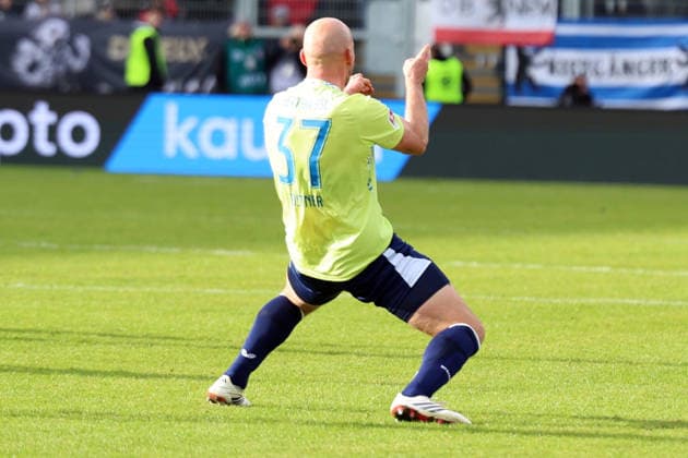 07.02.2026, xrekx, Fussball 2.Bundesliga, SV Elversberg - Hertha BSC Berlin v.l. Torjubel nach dem Tor zum celebrating the goal celebrate 0:3 durch Toni Leistner (Hertha BSC) (DFL DFB REGULATIONS PROHIBIT ANY USE OF PHOTOGRAPHS as IMAGE SEQUENCES and or QUASI-VIDEO) Elversberg