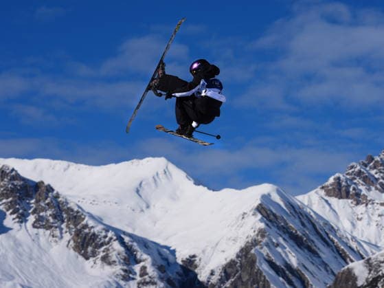 February 7, 2026, Livigno, Italy: New Zealand s Luca Harrington hits a jump during the qualification for the men s free ski slopestyle during the Milano Cortina 2026 Winter Olympic Games, Olympische Spiele, Olympia, OS in Livigno, Italy, Saturday, Feb. 7, 2026. Canada News - February 7, 2026  - ZUMAc35_ 20260207_zaf_c35_005 Copyright: xSeanxKilpatrickx