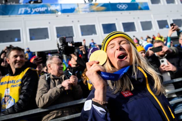 260207 Frida Karlsson of Sweden celebrates with her gold medal after the women s 20 km cross-country skiing skiathlon during day 1 of the 2026 Winter Olympics on February 7, 2026 in Val di Fiemme. Photo: Maxim Thore BILDBYRAN kod MT MT0961 skidor cross-country skiing langrenn Olympic Games, Olympische Spiele, Olympia, OS olympics winter olympics os ol olympiska spel vinter-os olympiske leker milano cortina 2026 milan cortina 2026 milano cortina 2026 olympic games milano cortina 2026 winter olympic games milano cortina-os milano cortina-ol vinter-ol 1 bbeng skiathlon dam os-guld guld jubel medalj sverige *** 260207 Frida Karlsson of Sweden celebrates with her gold medal after the women s 20 km cross country skiing skiathlon during day 1 of the 2026 Winter Olympics on February 7, 2026 in Val di Fiemme Photo Maxim Thore BILDBYRAN kod MT MT0961 skidor cross country skiing langrenn olympic games olympics winter olympics os ol olympiska spel vinter os olympiske leker milano cortina 2026 milan cortina 2026 milano cortina 2026 olympic games milano cortina 2026 winter olympic games milano cortina os milano cortina ol vinter ol 1 bbeng skiathlon dam os guld guld jubel medalj sverige  Copyright: MAXIMxTHORE BB260207MT107
