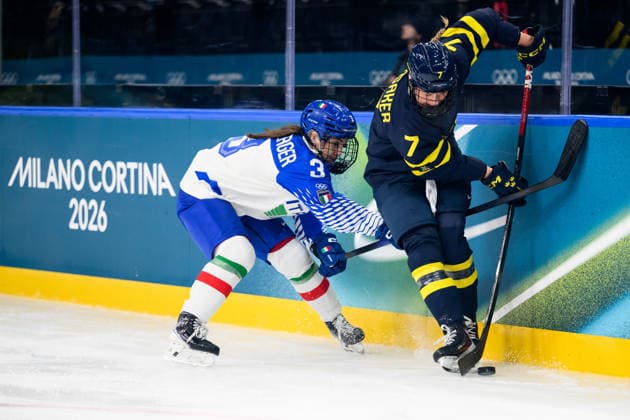 260207 Manuela Heidenberger of Italy and Mira Jungaker of Sweden in the women s Ice hockey, Eishockey game between Sweden and Italy during day 1 of the 2026 Winter Olympics on February 7, 2026 in Milan. Photo: Emma Wallskog BILDBYRAN kod EW EW0620 ishockey ice hockey Olympic Games, Olympische Spiele, Olympia, OS olympics winter olympics os ol olympiska spel vinter-os olympiske leker milano cortina 2026 milan cortina 2026 milano cortina 2026 olympic games milano cortina 2026 winter olympic games milano cortina-os milano cortina-ol vinter-ol 1 bbeng sweden sverige italien italy tre kronor dam damkronorna *** 260207 Manuela Heidenberger of Italy and Mira Jungaker of Sweden in the women s ice hockey game between Sweden and Italy during day 1 of the 2026 Winter Olympics on February 7, 2026 in Milan Photo Emma Wallskog BILDBYRAN kod EW EW0620 ishockey ice hockey olympic games olympics winter olympics os ol olympiska spel vinter os olympiske leker milano cortina 2026 milan cortina 2026 milano cortina 2026 olympic games milano cortina 2026 winter olympic games milano cortina os milano cortina ol vinter ol 1 bbeng sweden sverige italien italy tre kronor damkronorna  Copyright: EMMAxWALLSKOG BB260207EW014