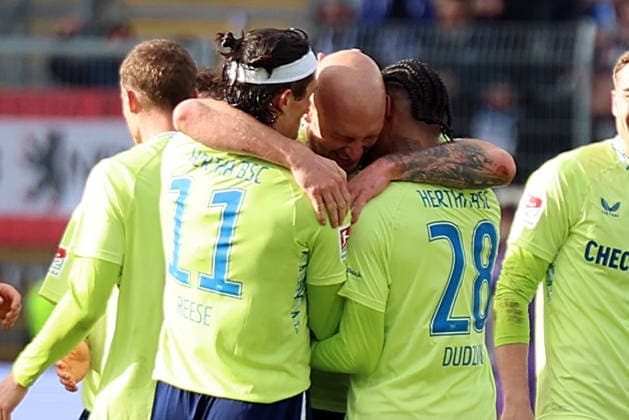 07.02.2026, xrekx, Fussball 2.Bundesliga, SV Elversberg - Hertha BSC Berlin v.l. Torjubel nach dem Tor zum celebrating the goal celebrate 0:3 durch Toni Leistner (Hertha BSC) (DFL DFB REGULATIONS PROHIBIT ANY USE OF PHOTOGRAPHS as IMAGE SEQUENCES and or QUASI-VIDEO) Elversberg