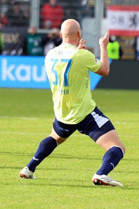 07.02.2026, xrekx, Fussball 2.Bundesliga, SV Elversberg - Hertha BSC Berlin v.l. Torjubel nach dem Tor zum celebrating the goal celebrate 0:3 durch Toni Leistner (Hertha BSC) (DFL DFB REGULATIONS PROHIBIT ANY USE OF PHOTOGRAPHS as IMAGE SEQUENCES and or QUASI-VIDEO) Elversberg