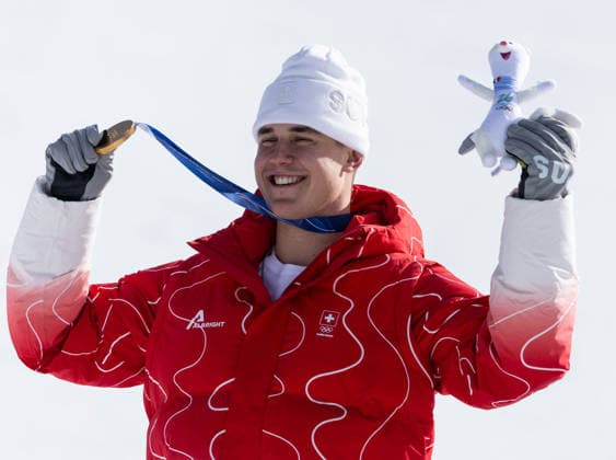OLYMPICS - Winter Olympic Games, Olympische Spiele, Olympia, OS Milano Cortina 2026 BORMIO,ITALY,07.FEB.26 - OLYMPICS, ALPINE SKIING - Winter Olympic Games Milano Cortina 2026, downhill, men, medal ceremony. Image shows the rejoicing of Franjo von Allmen (SUI). Keywords: medal.  GEPAxpictures xWolfgangxGrebien
