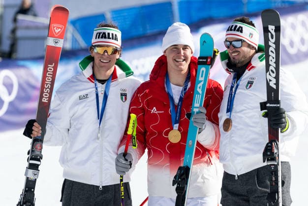 OLYMPICS - Winter Olympic Games, Olympische Spiele, Olympia, OS Milano Cortina 2026 BORMIO,ITALY,07.FEB.26 - OLYMPICS, ALPINE SKIING - Winter Olympic Games Milano Cortina 2026, downhill, men, medal ceremony. Image shows the rejoicing of Giovanni Franzoni (ITA), Franjo von Allmen (SUI) and Dominik Paris (ITA). Keywords: medal.  GEPAxpictures xWolfgangxGrebien