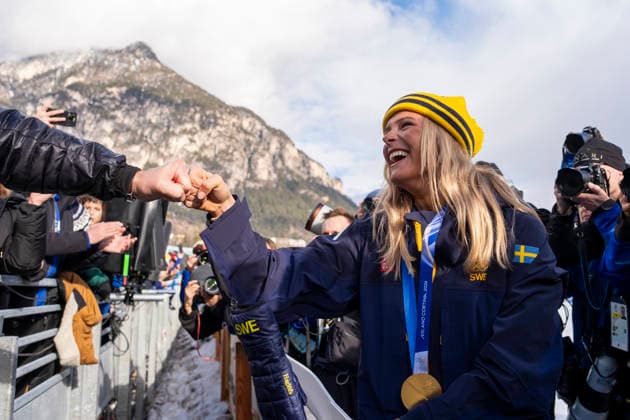 Cross-Country Skiing - Milano Cortina 2026 Winter Olympics: Day 1 Frida Karlsson (SWE) wins the gold medal in the women s 10 km + 10 km Skiathlon cross-country skiing event at the Milano Cortina 2026 Winter Olympics at the Tesero Cross-Country Skiing Stadium on 7 February 2026 in Val di Fiemme, Italy. Tesero Italy  Copyright: xAndrzejxIwanczukx originalFilename:iwanczuk-crosscou260207_npgUk.jpg