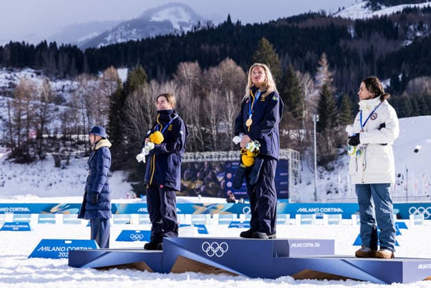 TESERO, ITALY - FEBRUARY 7: The podium Silver Ebba Andersson (Sweden), Gold Frida Karlsson (Sweden), Bronze Heidi Weng (Norway) during the medal ceremony after the Cross-Country Skiing Women s 10km + 10km Skiathlon at the Milano Cortina 2026 Olympics at Tesero Cross-Country Skiing Stadium on day 2 of the Milano Cortina 2026 Olympics on February 7, 2026 in Tesero, Italy. Editorial use only. Trentino-Suedtirol Italy Copyright: xSteffiexWunderlx
