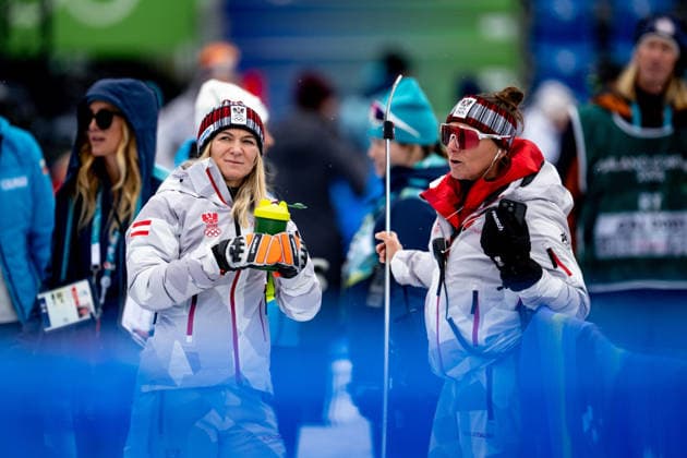 OLYMPICS - Winter Olympic Games, Olympische Spiele, Olympia, OS Milano Cortina 2026 CORTINA D AMPEZZO,ITALY,07.FEB.26 - OLYMPICS, ALPINE SKIING - Winter Olympic Games Milano Cortina 2026, preview, downhill training, women. Image shows Ariane Raedler (AUT) and press officer Manuela Riegeler (Ski Austria).  GEPAxpictures xAlexanderxSolc
