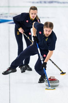 260207 Isabella Wrana and Rasmus Wrana of Sweden competes in a round robin mixed doubles curling match against Italy during day 1 of the 2026 Winter Olympics on February 7, 2026 in Cortina. Photo: Jon Olav Nesvold BILDBYRAN COP 217 JE0110 curling Olympic Games, Olympische Spiele, Olympia, OS olympics winter olympics os ol olympiska spel vinter-os olympiske leker milano cortina 2026 milan cortina 2026 milano cortina 2026 olympic games milano cortina 2026 winter olympic games milano cortina-os milano cortina-ol vinter-ol 1 bbeng sverige *** 260207 Isabella Wrana and Rasmus Wrana of Sweden competes in a round robin mixed doubles curling match against Italy during day 1 of the 2026 Winter Olympics on February 7, 2026 in Cortina Photo Jon Olav Nesvold BILDBYRAN COP 217 JE0110 curling olympic games olympics winter olympics os ol olympiska spel vinter os olympiske leker milano cortina 2026 milan cortina 2026 milano cortina 2026 olympic games milano cortina 2026 winter olympic games milano cortina os milano cortina ol vinter ol 1 bbeng sverige  Copyright: JONxOLAVxNESVOLD BB260207JE045