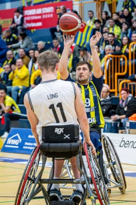 IWBF ChampionsCup; Fenerbahce Istanbul - RBC Köln 99ers, 07.02.26 Ugur Toprak (Fenerbahce Istanbul, 9), Jack Long (Köln 99ers, 11) IWBF ChampionsCup; Fenerbahce Istanbul - RBC Köln 99ers: Wetzlar, 07.02.26 Copyright: xBEAUTIFULxSPORTS Roeczeyx