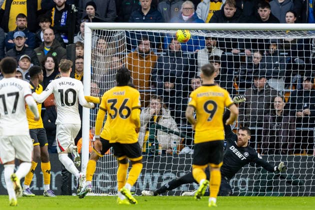 Wolverhampton Wanderers v Chelsea, Premier League GOAL scores 3-0 Chelsea forward Cole Palmer (10) scores his 3rd goal during the Premier League match between Wolverhampton Wanderers and Chelsea at Molineux, Wolverhampton, UK on 7 February 2026. Wolverhampton Molineux West Midlands UK Editorial use only DataCo restrictions apply See www.football-dataco.com , Copyright: xManjitxNarotrax PSI-23696-0009