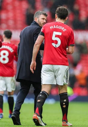 Manchester United, ManU v Tottenham Hotspur, Premier League Manchester United head coach Michael Carrick celebrates with Manchester United defender Harry Maguire (5) after the Manchester United v Tottenham Hotspur Premier League match at Old Trafford, Manchester, England on 7 February 2026 Credit: Phil Duncan Every Second Media Editorial use only. All images are copyright Every Second Media Limited. No images may be reproduced without prior permission. All rights reserved. Premier League and Football League images are subject to licensing agreements with Football DataCo Limited. see https: www.football-dataco.com Copyright: xIMAGO EveryxSecondxMediax ESM-1790-0087 PhilxDuncanx xEveryxSecondxMediax