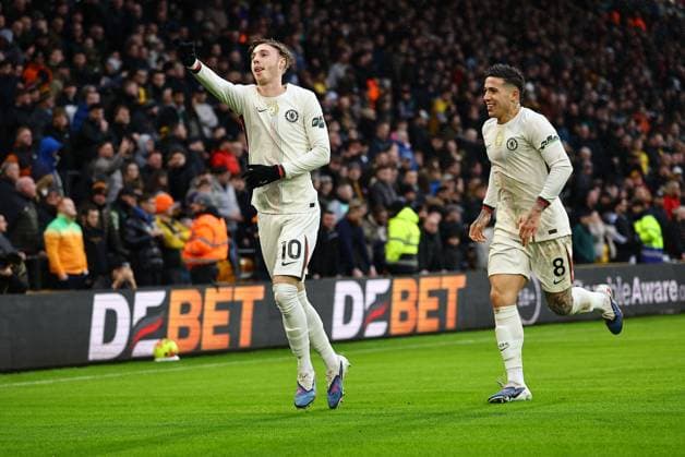 Cole Palmer of Chelsea celebrates scoring their sides third goal with team-mate Enzo Fernandez of Chelsea Wolverhampton Wanderers v Chelsea, Premier League, Football, Molineux, Wolverhampton, UK - 07 Feb 2026Wolverhampton Molineux United Kingdom EDITORIAL USE ONLY No use with unauthorised audio, video, data, fixture lists, club league logos or live services. Online in-match use limited to 120 images, no video emulation. No use in betting, games or single club league player publications. Copyright: xMichaelxZemanek Shutterstockx 16524375af