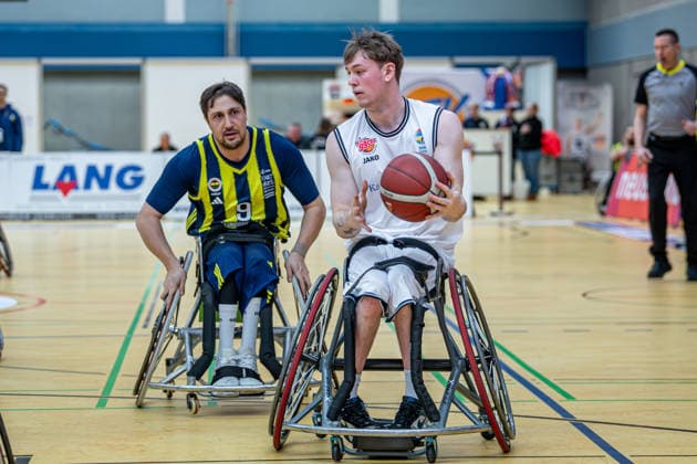 IWBF ChampionsCup; Fenerbahce Istanbul - RBC Köln 99ers, 07.02.26 Alexander Keiser (Köln 99ers, 30), Ugur Toprak (Fenerbahce Istanbul, 9) IWBF ChampionsCup; Fenerbahce Istanbul - RBC Köln 99ers: Wetzlar, 07.02.26 Copyright: xBEAUTIFULxSPORTS Roeczeyx