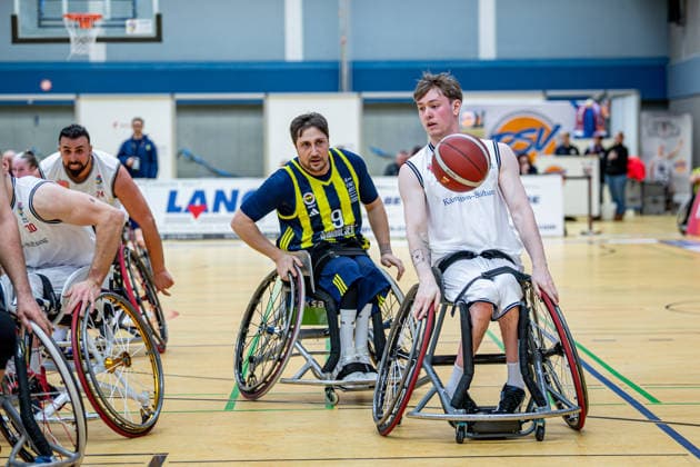 IWBF ChampionsCup; Fenerbahce Istanbul - RBC Köln 99ers, 07.02.26 Alexander Keiser (Köln 99ers, 30), Ugur Toprak (Fenerbahce Istanbul, 9) IWBF ChampionsCup; Fenerbahce Istanbul - RBC Köln 99ers: Wetzlar, 07.02.26 Copyright: xBEAUTIFULxSPORTS Roeczeyx