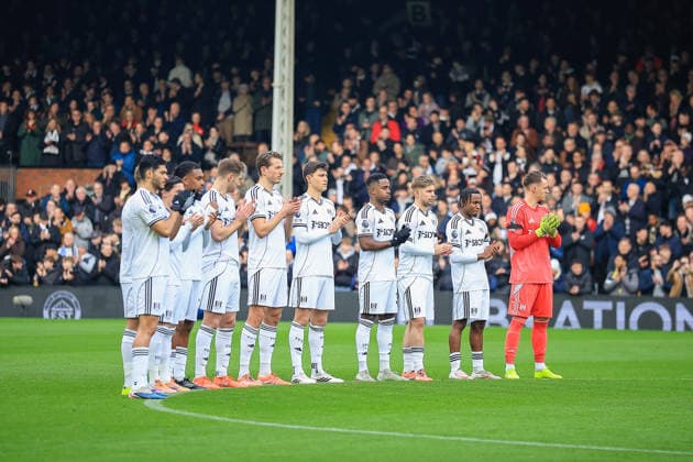 Fulham v Everton, Premier League Fulham players clap in respect of fans that had past away during the season during the Premier League match between Fulham and Everton at Craven Cottage, London, UK on 7 February 2026. Editorial use only DataCo restrictions apply See www.football-dataco.com , Copyright: xChrisxFoxwellx PSI-23698-0027