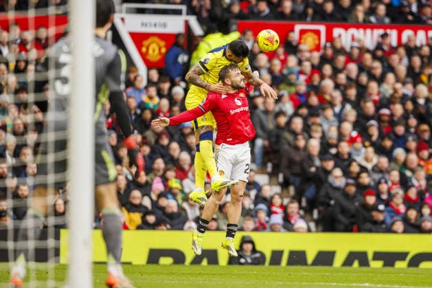 MANCHESTER, ENGLAND - FEBRUARY 07: Luke Shaw of Manchester United, ManU heads the ball during a Premier League 2026 match between Manchester United v Tottenham Hotspur at Stadium of Old Trafford on February 7, 2026 in Manchester, England. (Photo by Richard Callis Sports Press Photo) Copyright: xRichardxCallis SportsxPressxPhotx Sportspressphoto_SPR89347