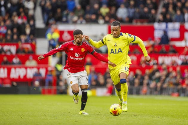 MANCHESTER, ENGLAND - FEBRUARY 07: A. Diallo of Manchester United, ManU and Destiny Udogie of Tottenham battles for the ball during a Premier League 2026 match between Manchester United v Tottenham Hotspur at Stadium of Old Trafford on February 7, 2026 in Manchester, England. (Photo by Richard Callis Sports Press Photo) Copyright: xRichardxCallis SportsxPressxPhotx Sportspressphoto_SPR89349