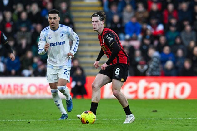 Bournemouth v Aston Villa, Premier League Alex Scott (8) of AFC Bournemouth on the attack during the Premier League match between Bournemouth and Aston Villa at the Vitality Stadium, Bournemouth, UK on 7 February 2026. Bournemouth Vitality Stadium Dorset UK Editorial use only DataCo restrictions apply See www.football-dataco.com , Copyright: xGrahamxHuntx PSI-23705-0082
