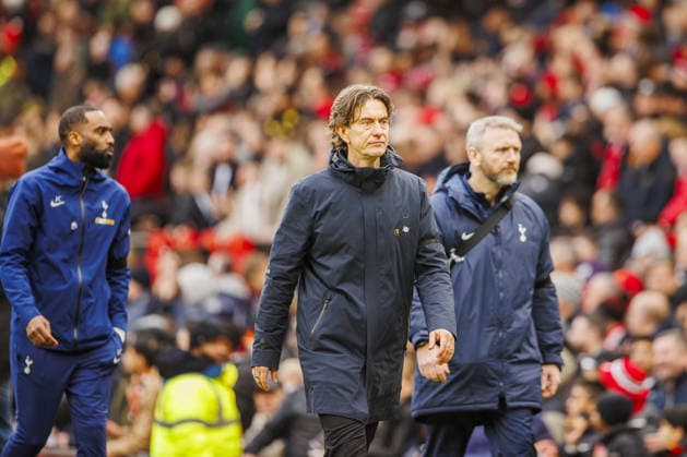 MANCHESTER, ENGLAND - FEBRUARY 07: Thomas Frank, Head Coach of Tottenham walks away after the match is finished during a Premier League 2026 match between Manchester United, ManU v Tottenham Hotspur at Stadium of Old Trafford on February 7, 2026 in Manchester, England. (Photo by Richard Callis Sports Press Photo) Copyright: xRichardxCallis SportsxPressxPhotx Sportspressphoto_SPR89392