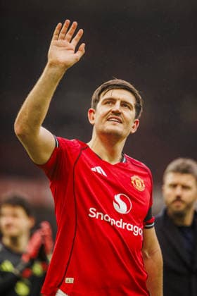 MANCHESTER, ENGLAND - FEBRUARY 07: Harry Maguire of Manchester United, ManU reacts after the mach is over during a Premier League 2026 match between Manchester United v Tottenham Hotspur at Stadium of Old Trafford on February 7, 2026 in Manchester, England. (Photo by Richard Callis Sports Press Photo)  Copyright: xRichardxCallis SportsxPressxPhotx Sportspressphoto_SPR89395
