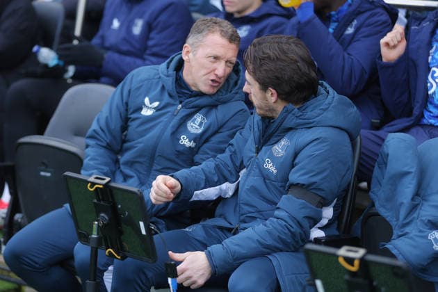 Fulham v Everton, English Premier League, Craven Cottage, London, UK - 07 02 2026 Everton Assistant Coach Billy Mc Kinlay and Leighton Baines ahead of the Premier League any game at Fulham London Craven Cottage London GBR, UK NEWSPAPERS OUT Copyright: xMarkxGreenwoodx
