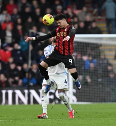 Bournemouth v Aston Villa, Premier League Evanilson (9) of AFC Bournemouth battles for possession with Ezri Konsa (4) of Aston Villa during the Premier League match between Bournemouth and Aston Villa at the Vitality Stadium, Bournemouth, UK on 7 February 2026. Bournemouth Vitality Stadium Dorset UK Editorial use only DataCo restrictions apply See www.football-dataco.com , Copyright: xGrahamxHuntx PSI-23705-0091