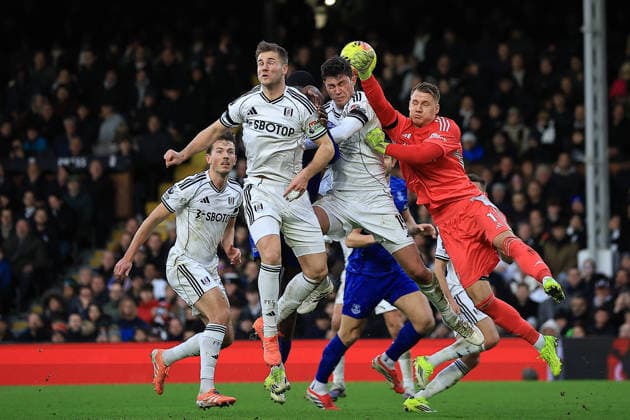 Fulham v Everton, Premier League INJURY Fulham Goalkeeper Bernd Leno (1) punches Fulham Defender Jorge Cuenca (15) in the head during the Premier League match between Fulham and Everton at Craven Cottage, London, UK on 7 February 2026. London Craven Cottage Greater London UK Editorial use only DataCo restrictions apply See www.football-dataco.com , Copyright: xChrisxFoxwellx PSI-23698-0059