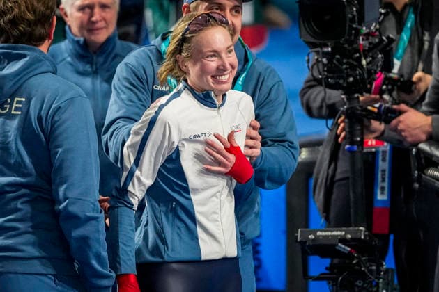 Winter Olympics in Milan Cortina 2026 Milan, Italy 20260207. Ragne Wiklund celebrates the silver medal after 3000 meters skating in the Milan Speed skating, Eisschnelllauf arena during the Winter Olympics in Milan Cortina 2026. Photo: Heiko Junge NTB Milano Italy EDITORIAL USE ONLY. RESTRICTED USE FOR BETTING COMPANIES Ref:_SPO5of_IjPhmCs.jpg *** Winter Olympics in Milan Cortina 2026 Milan, Italy 20260207 Ragne Wiklund celebrates the silver medal after 3000 meters skating in the Milan Speed Skating arena during the Winter Olympics in Milan Cortina 2026 Photo Heiko Junge NTB Milano Italy EDITORIAL USE ONLY RESTRICTED USE FOR BETTING COMPANIES  Copyright: xHeikoxJungex xNTBx