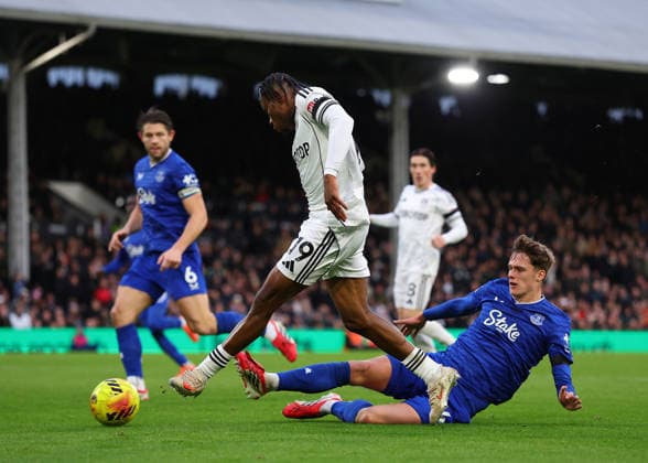 7th February 2026; Craven Cottage, Fulham, London, England; Premier League Football, Fulham versus Everton; Samuel Chukwueze of Fulham takes a shot on goal  JohnxPatrickxFletcher
