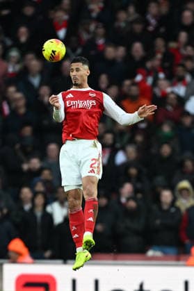 Arsenal v Sunderland, Premier League Arsenal defender William Saliba (2) heads the ball during the Premier League match between Arsenal and Sunderland at the Emirates Stadium, London, UK on 7 February 2026. London Emirates Stadium Greater London UK Editorial use only DataCo restrictions apply See www.football-dataco.com , Copyright: xSimonxTraylenx PSI-23707-0039