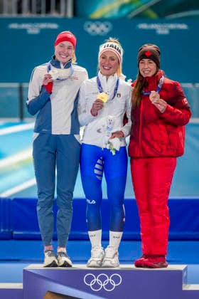 Winter Olympics in Milan Cortina 2026 Milan, Italy 20260207. Gold medalist Francesca Lollobrigida of Italy (center), silver medalist Ragne Wiklund of Norway (left) and bronze medalist ValÃ rie Maltais of Canada (right) during the medal ceremony for the women s 3000 m Speed skating, Eisschnelllauf at the Milan Cortina 2026 Winter Olympics. Photo: Heiko Junge NTB Milano Italy EDITORIAL USE ONLY. RESTRICTED USE FOR BETTING COMPANIES Ref:_SPOn5dlTCt7cpM.jpg *** Winter Olympics in Milan Cortina 2026 Milan, Italy 20260207 Gold medalist Francesca Lollobrigida of Italy center , silver medalist Ragne Wiklund of Norway left and bronze medalist ValÃ rie Maltais of Canada right during the medal ceremony for the women s 3000 m speed skating at the Milan Cortina 2026 Winter Olympics Photo Heiko Junge NTB Milano Italy EDITORIAL USE ONLY RESTRICTED USE FOR BETTING COMPANIES  Copyright: xHeikoxJungex xNTBx