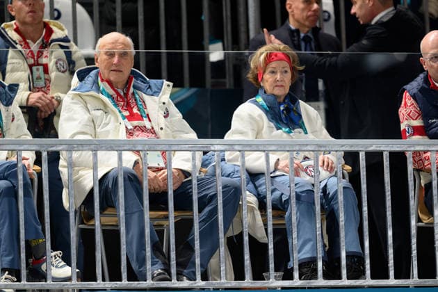 260207 King Harald V and Queen Sonja of Norway in the stands at the women s 3000m Speed skating, Eisschnelllauf during day 1 of the 2026 Winter Olympics on February 7, 2026 in Milan. Photo: Carl Sandin BILDBYRAN kod CS CS0856 skridskor speed skating Olympic Games, Olympische Spiele, Olympia, OS olympics winter olympics os ol olympiska spel vinter-os olympiske leker milano cortina 2026 milan cortina 2026 milano cortina 2026 olympic games milano cortina 2026 winter olympic games milano cortina-os milano cortina-ol vinter-ol 1 bbeng norge kung drottning *** 260207 King Harald V and Queen Sonja of Norway in the stands at the women s 3000m speed skating during day 1 of the 2026 Winter Olympics on February 7, 2026 in Milan Photo Carl Sandin BILDBYRAN code CS CS0856 skates speed skating olympic games olympics winter olympics os ol olympiska spel vinter os olympiske leker milano cortina 2026 milan cortina 2026 milano cortina 2026 olympic games milano cortina 2026 winter olympic games milano cortina os milano cortina ol vinter ol 1 bbeng norge kung drottning  Copyright: CARLxSANDIN BB260207CS097