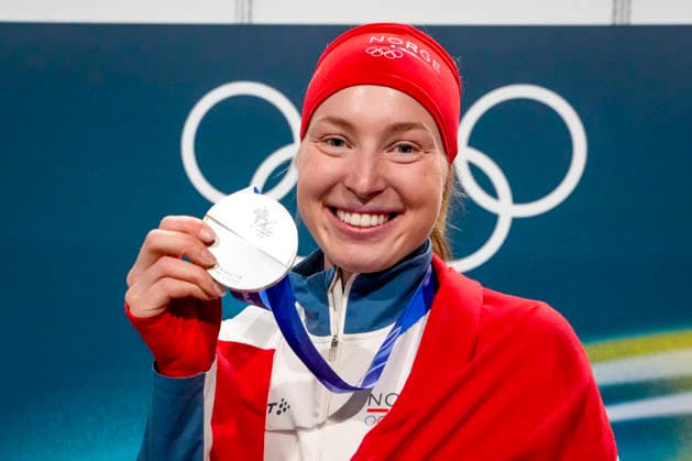 Winter Olympics in Milan Cortina 2026 Milan, Italy 20260207. Ragne Wiklund with the silver medal after 3000 meters skating in the Milan Speed skating, Eisschnelllauf arena during the Winter Olympics in Milan Cortina 2026. Photo: Heiko Junge NTB Milano Italy EDITORIAL USE ONLY. RESTRICTED USE FOR BETTING COMPANIES Ref:_SPOvjZnAarrq4M.jpg *** Winter Olympics in Milan Cortina 2026 Milan, Italy 20260207 Ragne Wiklund with the silver medal after 3000 meters skating in the Milan Speed Skating arena during the Winter Olympics in Milan Cortina 2026 Photo Heiko Junge NTB Milano Italy EDITORIAL USE ONLY RESTRICTED USE FOR BETTING COMPANIES  Copyright: xHeikoxJungex xNTBx