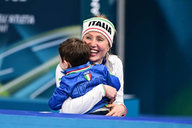 Lollobrigida Francesca (Italy) with her son, Olympic Champion with Olympic Record, WomenÂ s Speed skating, Eisschnelllauf 3000m, Milano Cortina 2026 Olympic Games, Olympische Spiele, Olympia, OS 07-02-2026 *** Lollobrigida Francesca Italy with her son, Olympic Champion with Olympic Record, Womens Speed Skating 3000m, Milano Cortina 2026 Olympic Games 07 02 2026 Copyright: HMBxMedia MarcxNiemeyer