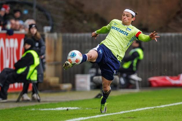 Fabian Reese (Hertha BSC Berlin) mit Ball, SV Elversberg vs Hertha BSC Berlin, Fussball, 2. Bundesliga, 21. Spieltag, Saison 2025 2026, 07.02.2026 DFB regulations prohibit any use of photographs as image sequences and or quasi-video. SV Elversberg vs Hertha BSC Berlin, Fussball, 2. Bundesliga, 21. Spieltag, Saison 2025 2026, 07.02.2026