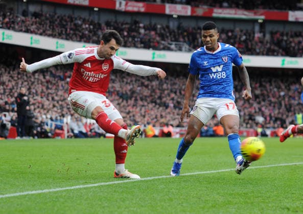 Football - 2025 2026 Premier League - Arsenal vs Sunderland - Emirates Stadium - Saturday 7th February 2026 Martin Zubimendi of Arsenal and Reinildo Mandava of Sunderland 