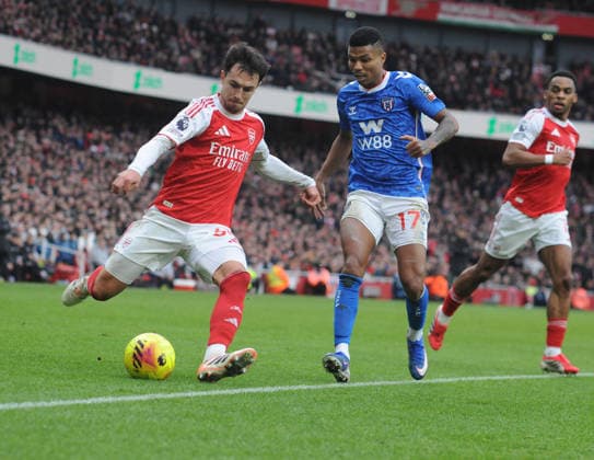Football - 2025 2026 Premier League - Arsenal vs Sunderland - Emirates Stadium - Saturday 7th February 2026 Martin Zubimendi of Arsenal and Reinildo Mandava of Sunderland 