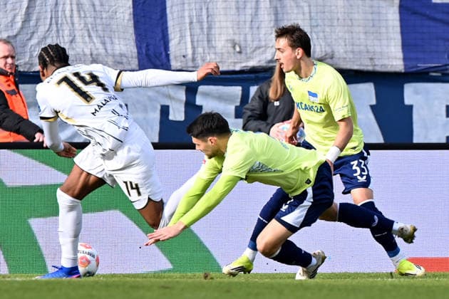 07.02.2026, xjrdrx, Fussball 2.Bundesliga, SV Elversberg - Hertha BSC Berlin v.l. Jarzinho Malanga (SV Elversberg) Josip Brekalo (Hertha BSC Berlin) Zweikampf, Aktion, action, battle for the ball (DFL DFB REGULATIONS PROHIBIT ANY USE OF PHOTOGRAPHS as IMAGE SEQUENCES and or QUASI-VIDEO) Elversberg