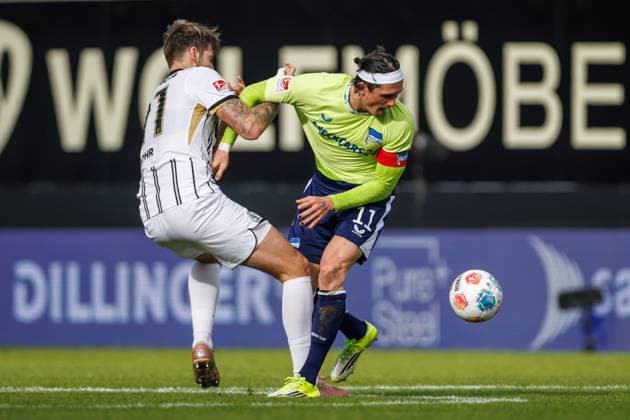 Fabian Reese (Hertha BSC Berlin) im Zweikampf mit Maximilian Rohr (SV 07 Elversberg), SV Elversberg vs Hertha BSC Berlin, Fussball, 2. Bundesliga, 21. Spieltag, Saison 2025 2026, 07.02.2026 DFB regulations prohibit any use of photographs as image sequences and or quasi-video. SV Elversberg vs Hertha BSC Berlin, Fussball, 2. Bundesliga, 21. Spieltag, Saison 2025 2026, 07.02.2026