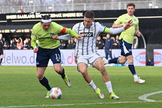 07.02.2026, xjrdrx, Fussball 2.Bundesliga, SV Elversberg - Hertha BSC Berlin v.l. Fabian Reese (Hertha BSC Berlin) Lukas Pinckert (SV Elversberg) Zweikampf, Aktion, action, battle for the ball (DFL DFB REGULATIONS PROHIBIT ANY USE OF PHOTOGRAPHS as IMAGE SEQUENCES and or QUASI-VIDEO) Elversberg