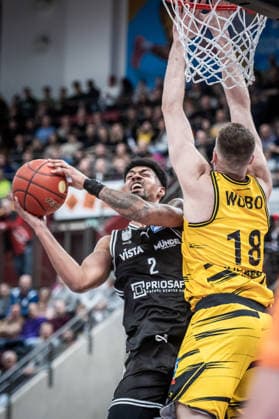 Ibi Watson (BMA365 Bamberg Baskets, 02) vs. Jonas Wohlfarth-Bottermann (MHP RIESEN Ludwigsburg, 18) GER, MHP Riesen vs. BMA365 Bamberg Baskets, Basketball Bundesliga, easycredit BBL, 19. Spieltag, Spielzeit 2025 2026, 07.02.2026 GER, MHP Riesen vs. BMA365 Bamberg Baskets, Basketball Bundesliga, easycredit BBL, 19. Spieltag, Spielzeit 2025 2026, 07.02.2026 Ludwigsburg Copyright: xSandyxDinkelackerx EP_SDR