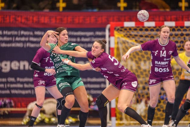 GER, Bensheim, HSG Bensheim Auerbach Flames vs TuS Metzingen, Alsco Handball Bundesliga Frauen, Handball, DHB, Spielzeit 2025 2026, Weststadthalle Bensheim, 16. Spieltag im Bild v.l.: Lucie-Marie Kretzschmar (HSG Bensheim Auerbach Flames Frauen 33), Carolin Hübner (TuS Metzingen Handball 56) DFB DFL REGULATIONS PROHIBIT ANY USE OF PHOTOGRAPHS AS IMAGE SEQUENCES AND OR QUASI-VIDEO, 07.02.2026 Copyright: HMBxMedia HendrikxHamelau