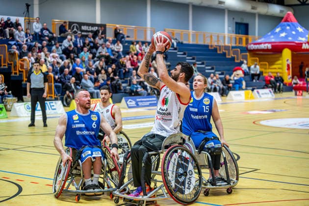 IWBF ChampionsCup; RSV Lahn-Dill - BBK Bidaideak Bilbao, 07.02.26 Maunuel Lorenzo (BKK Bidaideak Bilbao, 7), Jannik Blair (RSV Lahn-Dill, 6), Rose Hollermann (RSV Lahn-Dill, 15), Pablo Lavandeira (BKK Bidaideak Bilbao, 21) IWBF ChampionsCup; RSV Lahn-Dill - BBK Bidaideak Bilbao: Wetzlar, 07.02.26 Copyright: xBEAUTIFULxSPORTS Roeczeyx
