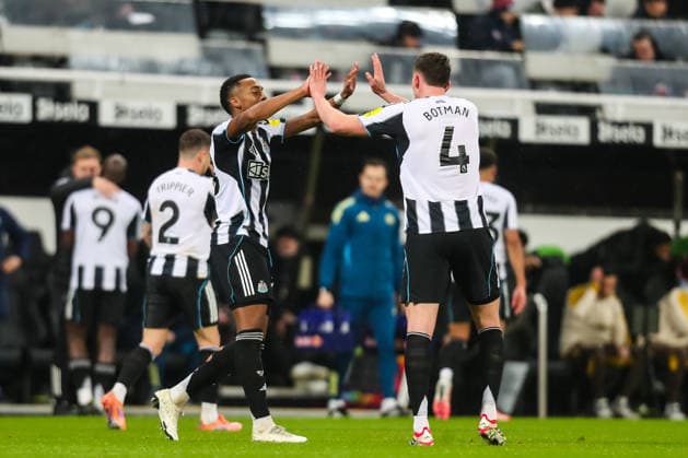 Newcastle United v Brentford, Premier League Sven Botman Of Newcastle United scores a GOAL 1-0 and celebrates during the Newcastle United v Brentford Premier League match at St. James Park, Newcastle Upon Tyne, England on 7 February 2026 Credit: Lee Keuneke Every Second Media Editorial use only. All images are copyright Every Second Media Limited. No images may be reproduced without prior permission. All rights reserved. Premier League and Football League images are subject to licensing agreements with Football DataCo Limited. see https: www.football-dataco.com Copyright: xIMAGO EveryxSecondxMediax ESM-1791-0025 LeexKeunekex xEveryxSecondxMediax