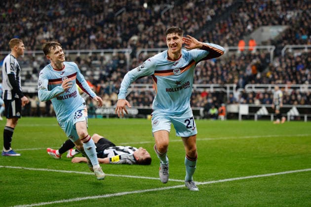 Newcastle United v Brentford, Premier League Vitaly Janelt of Brentford scores his sides first goal of the match 1-1 during the Premier League match between Newcastle United and Brentford at St. James s Park, Newcastle, UK on 7 February 2026. Newcastle St. James s Park Tyne and Wear UK Editorial use only DataCo restrictions apply See www.football-dataco.com , Copyright: xCraigxCowanx PSI-23691-0042