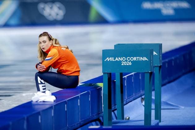 MILAN - Joy Beune after the 3,000-meter long track Speed skating, Eisschnelllauf event at the Milan Speed Skating Stadium at the Milan Winter Olympics. ROBIN VAN LONKHUIJSEN ANP xVIxANPxSportx xxANPxIVx 549935968 originalFilename: 549935968.jpg