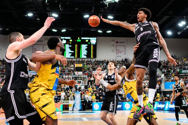Ludwigsburg, BBL - 25 26 - MHP Riesen Ludwigsburg vs. Bamberg Baskets Demarcus Marquette Demonia (Bamberg) Ludwigsburg MHP Arena Baden-Württemberg Deutschland