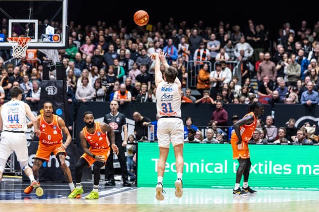GER, easy-Credit Basketball-Bundesliga, Niners Chemnitz - Syntainics MBC. 07.02.2026, Messe, Chemnitz, GER, easy-Credit Basketball-Bundesliga, Niners Chemnitz - Syntainics MBC. Spencer Reaves (Syntainics MBC, 31) Foto Alexander Trienitz Chemnitz Messe Sachsen Deutschland