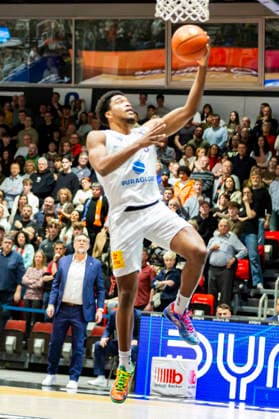 07.02.2026, xomx, Basketball easyCredit BBL Bundesliga, NINERS Chemnitz - MBC Syntainics Weißenfels v.l. Foster Marcus (SYNTAINICS MBC) am Ball. Chemnitz